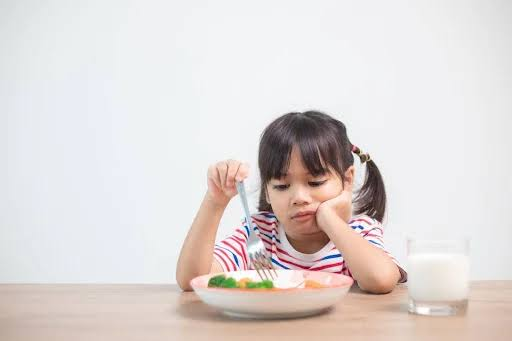 Child Swallows Food Without Chewing